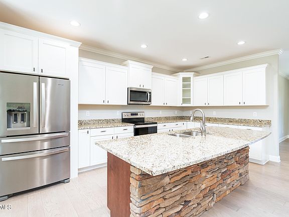 3rd image of 307 Saligugi Ln