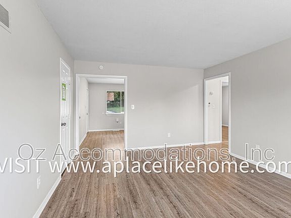 4th image of 3607 W 47th St