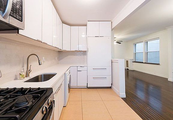 5th image of 2224 41st St #2