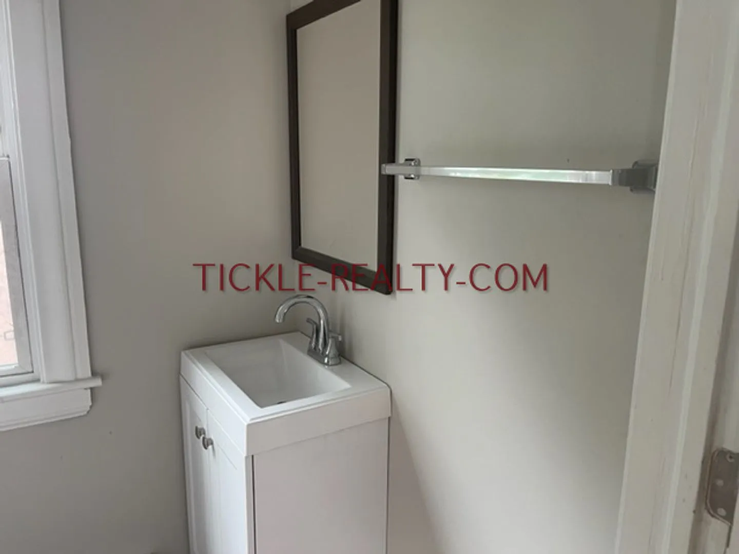 681 Averill Ave. — Photo 4