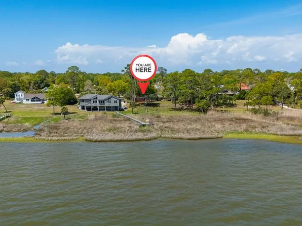 26 17th St, Apalachicola, FL 32320