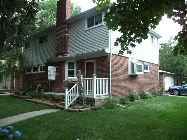 1st image of 19555 Woodmont St
