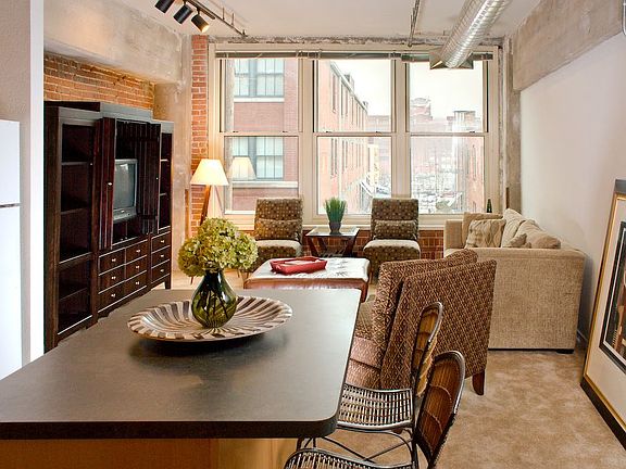 2nd image of 200 Walnut St APT 515