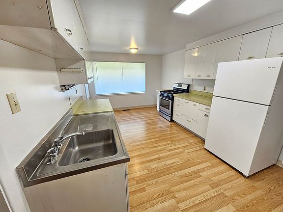 2nd image of 703 O Ave