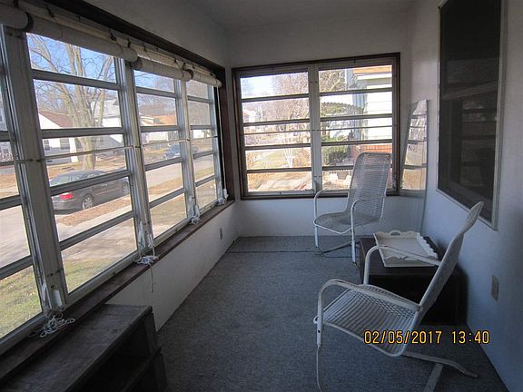 3rd image of 1525 41st St
