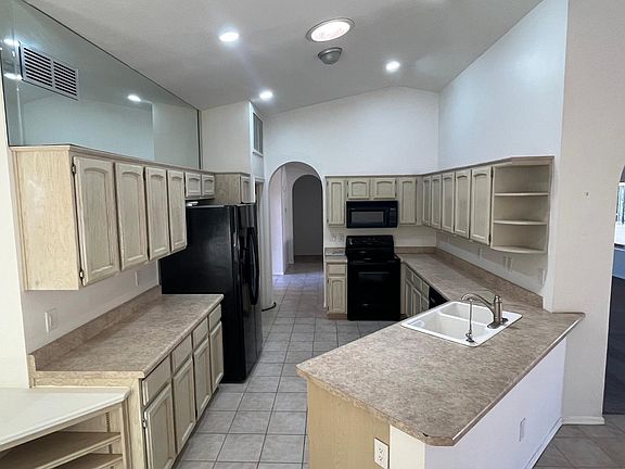 5th image of 10302 E Coopers Hawk Dr
