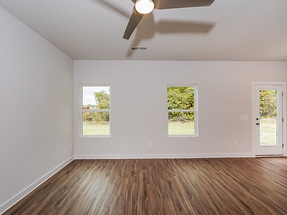 2nd image of 5413 Cedar Creek Dr