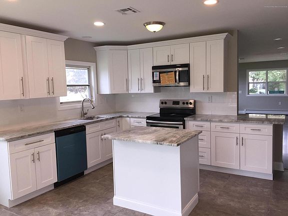 4th image of 128 Liberta Dr