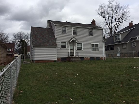 2nd image of 2570 Paxton Ave