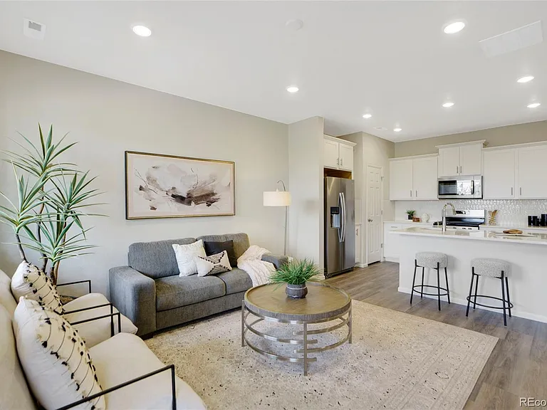 13838 Vispo Way — Photo 6
