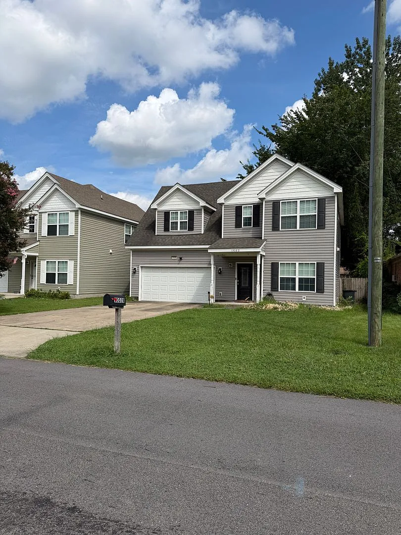 Wow! 4 bedroom, 3 bath home. — Photo 1