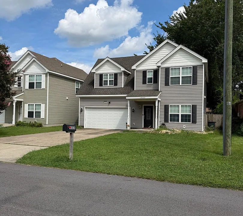 1302B Hawthorne Dr