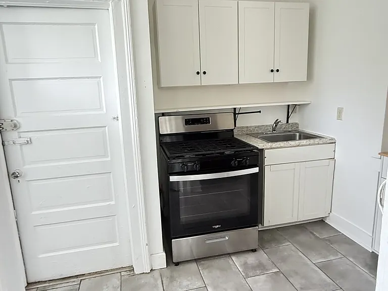 3539 Saint Charles Ave — Photo 8