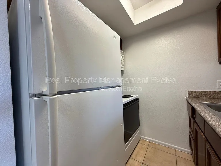 8821 N 2nd St #B — Photo 5