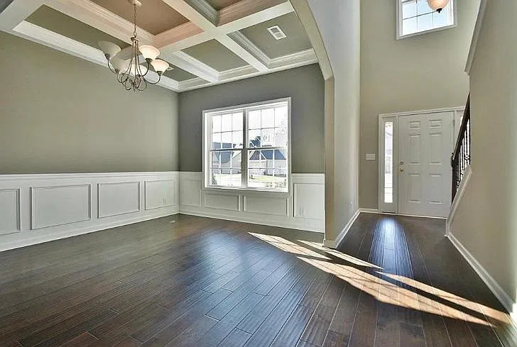 4 bed, 2.5 bath, 2347 sqft, $3,500 — Photo 2