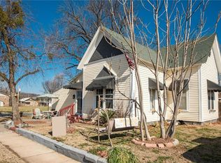 401 S 3rd St, Van Buren, AR 72956