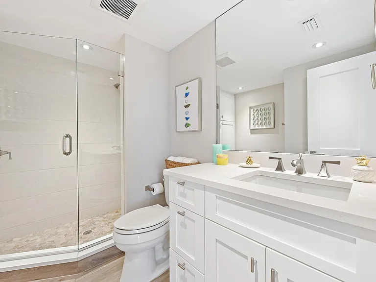 100 Beach Rd #604 — Photo 26