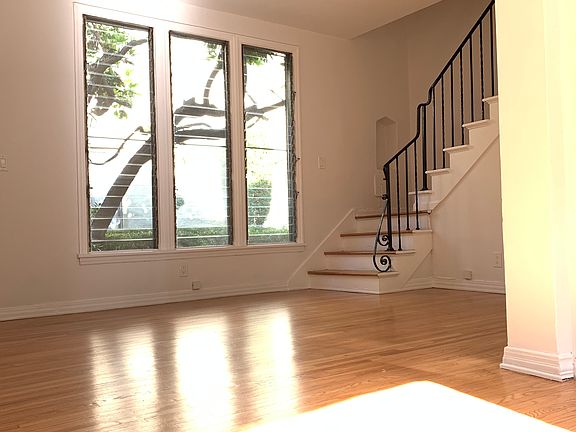 3rd image of 1275 N Hayworth Ave APT 106