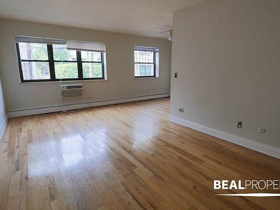 2nd image of 510 W Briar Pl APT 206