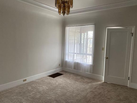 2nd image of 810 34th Ave