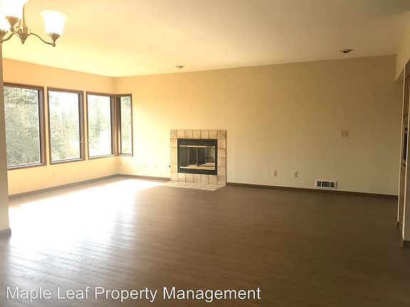 3rd image of 7418 E Green Lake Dr N APT B