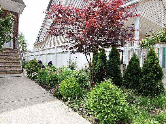 3rd image of 54 Hempstead Ave