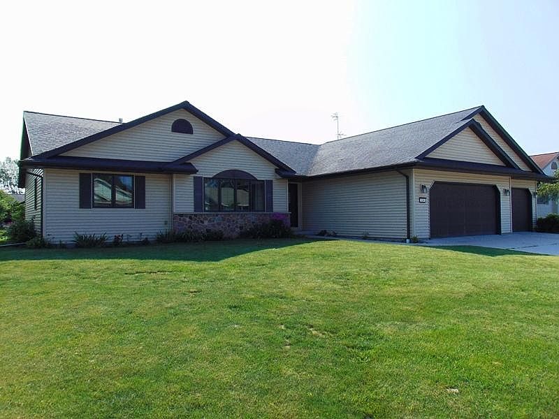 1st image of 134 Foxglove Ln