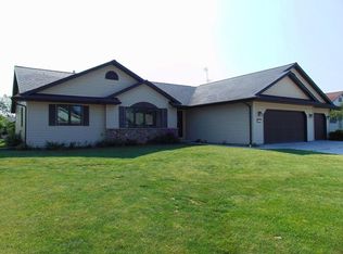 134 Foxglove Ln, Sheboygan Falls, WI 53085