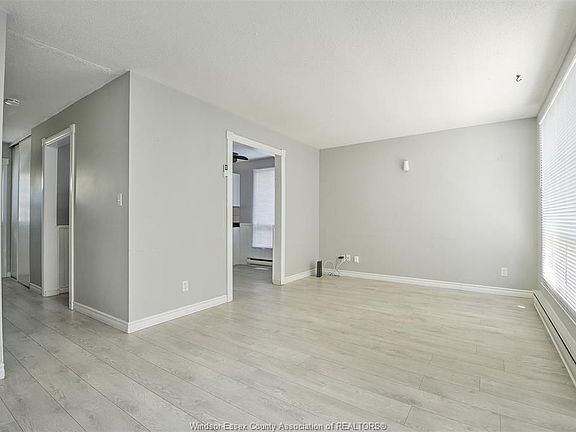 5th image of 9355 Bayswater Ct