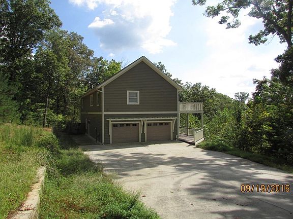3rd image of 835 Twin Coves Dr