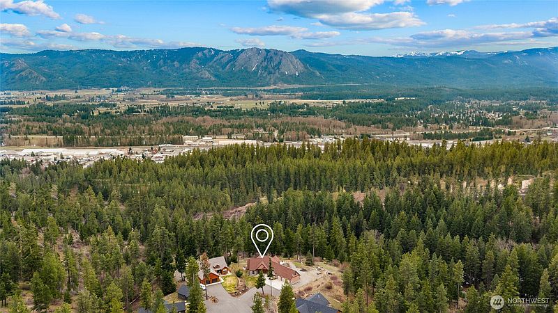 2nd image of 421 Meadow Ridge Drive