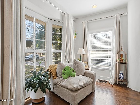 5th image of 4023 Robin Dr