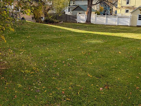 5th image of 210 West Ave