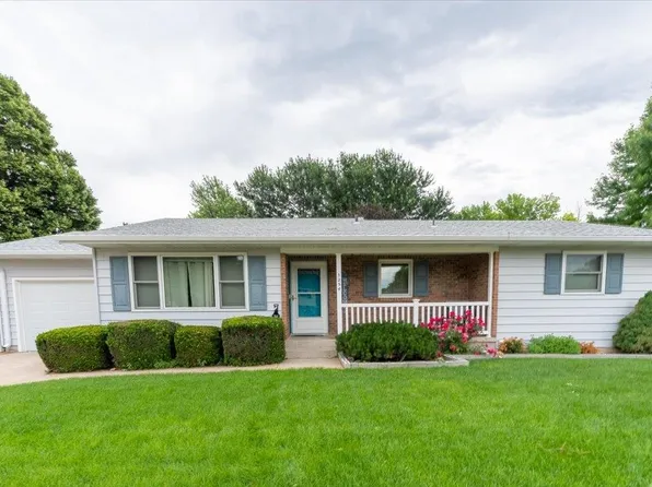 1254 Apache Ave, Hastings, NE 68901