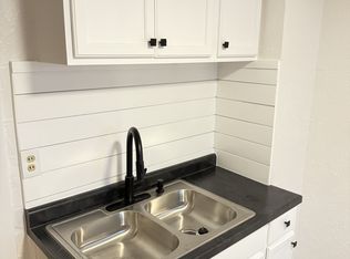 17157 Mackay Ave, Hamtramck, MI 48212