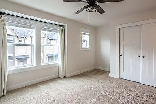 1371 Brooklyn Walk NE — Photo 10