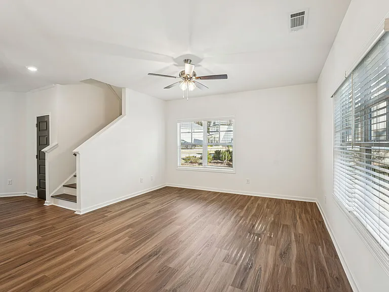 Quinn Residences at Dorchester Place — Photo 138