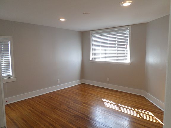 3rd image of 821 Vine St