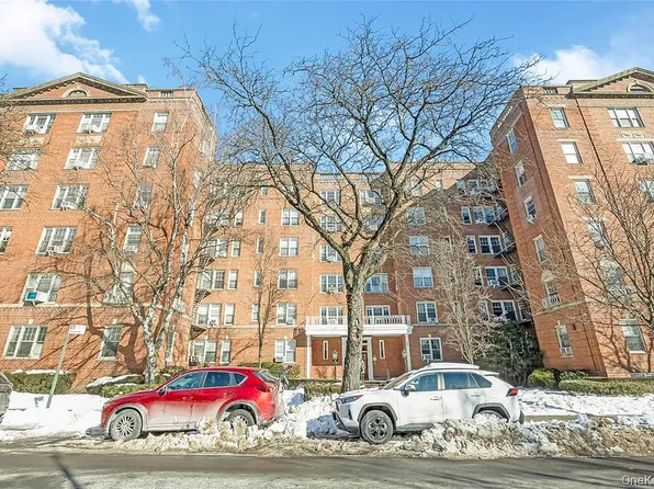 6837 108th St APT 6L, Flushing, NY 11375