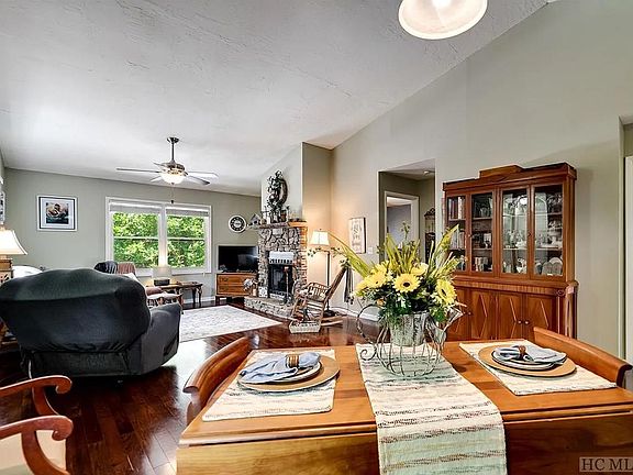 3rd image of 80 Honeymaple Lane #A