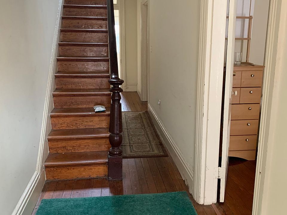 1st image of 131 S Cherry St