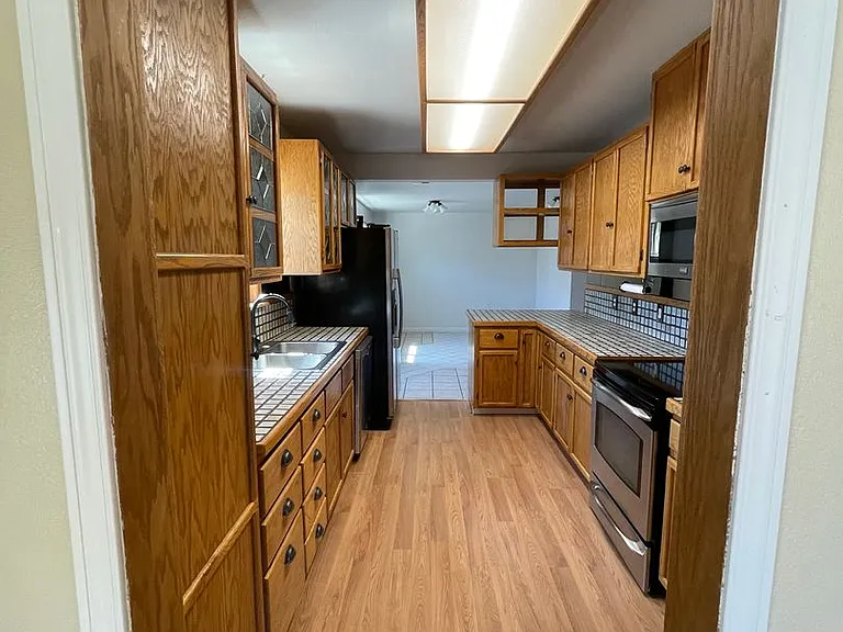 4616 Peck Dr — Photo 13