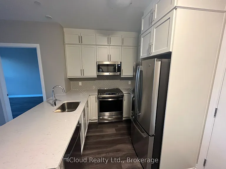 95 Dundas St W #325 — Photo 14