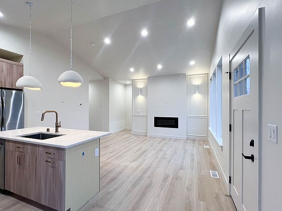 3rd image of 3474 N Mara Lee Cir #3