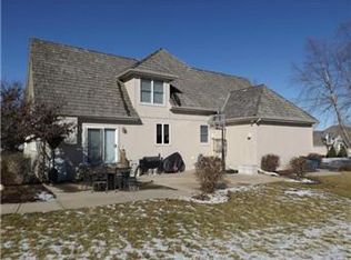 29472 Ridge Line Dr, Louisburg, KS 66053