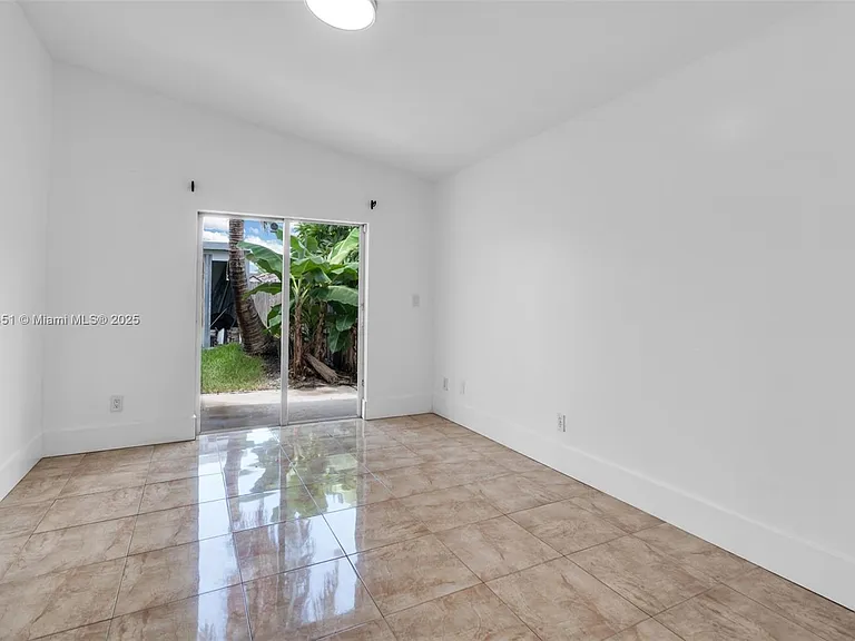 17493 SW 142nd Pl #1 — Photo 5