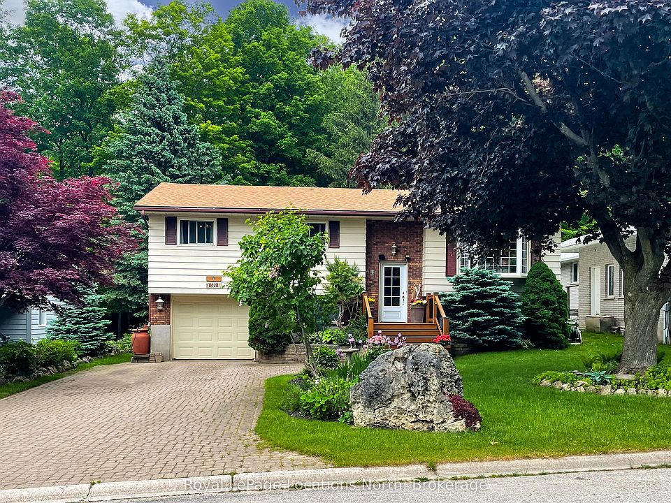 1st image of 62 Parklane Cres