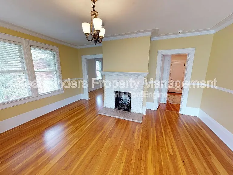 2044 Forbes St — Photo 1