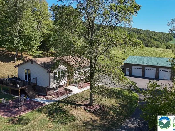 411 Golf Rd W, Tamaqua, PA 18252