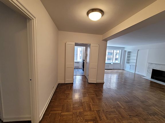 4th image of 41 W 58th St APT 4B